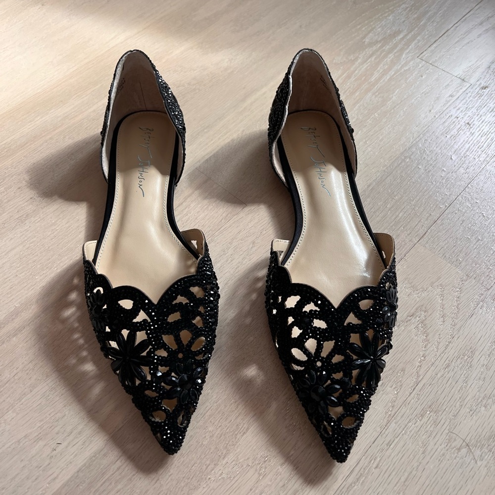 Betsey Johnson Black Flats with Intricate Cut-Out Design